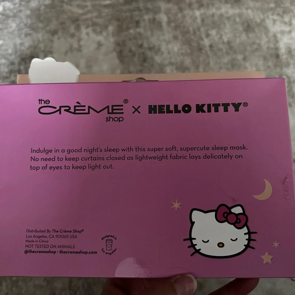 ❥ Brand new Crème X Hello Kitty plushie sleep masks
